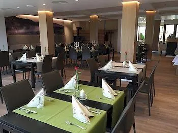 Landidyll Restaurant Birkenhof מלון Klosterkumbd